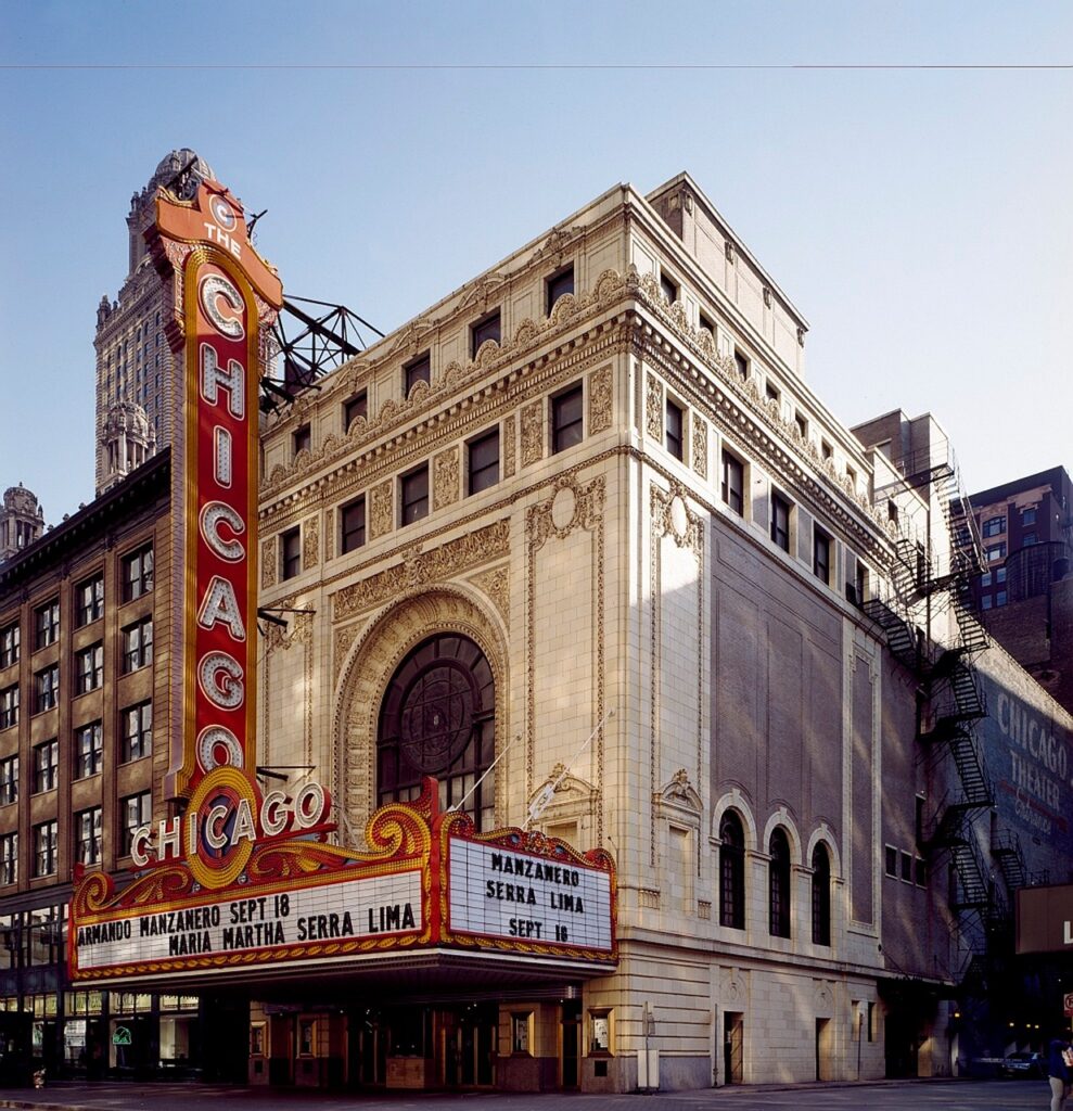 chicago theatre, landmark, chicago-890350.jpg